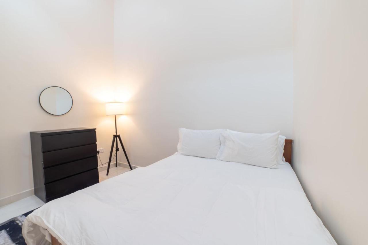 Hilmera Guesthouse Куантан Экстерьер фото